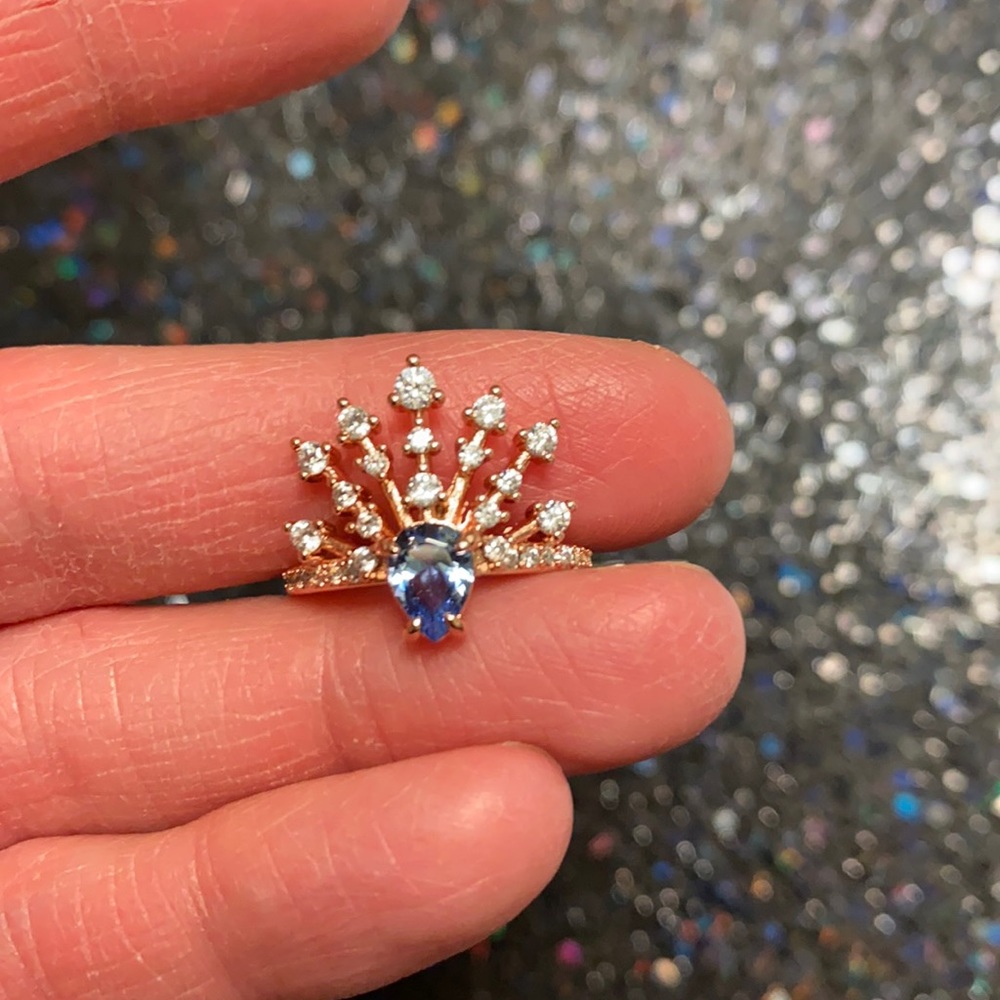 Beautiful size 7 peacock tanzanite rose gold ring